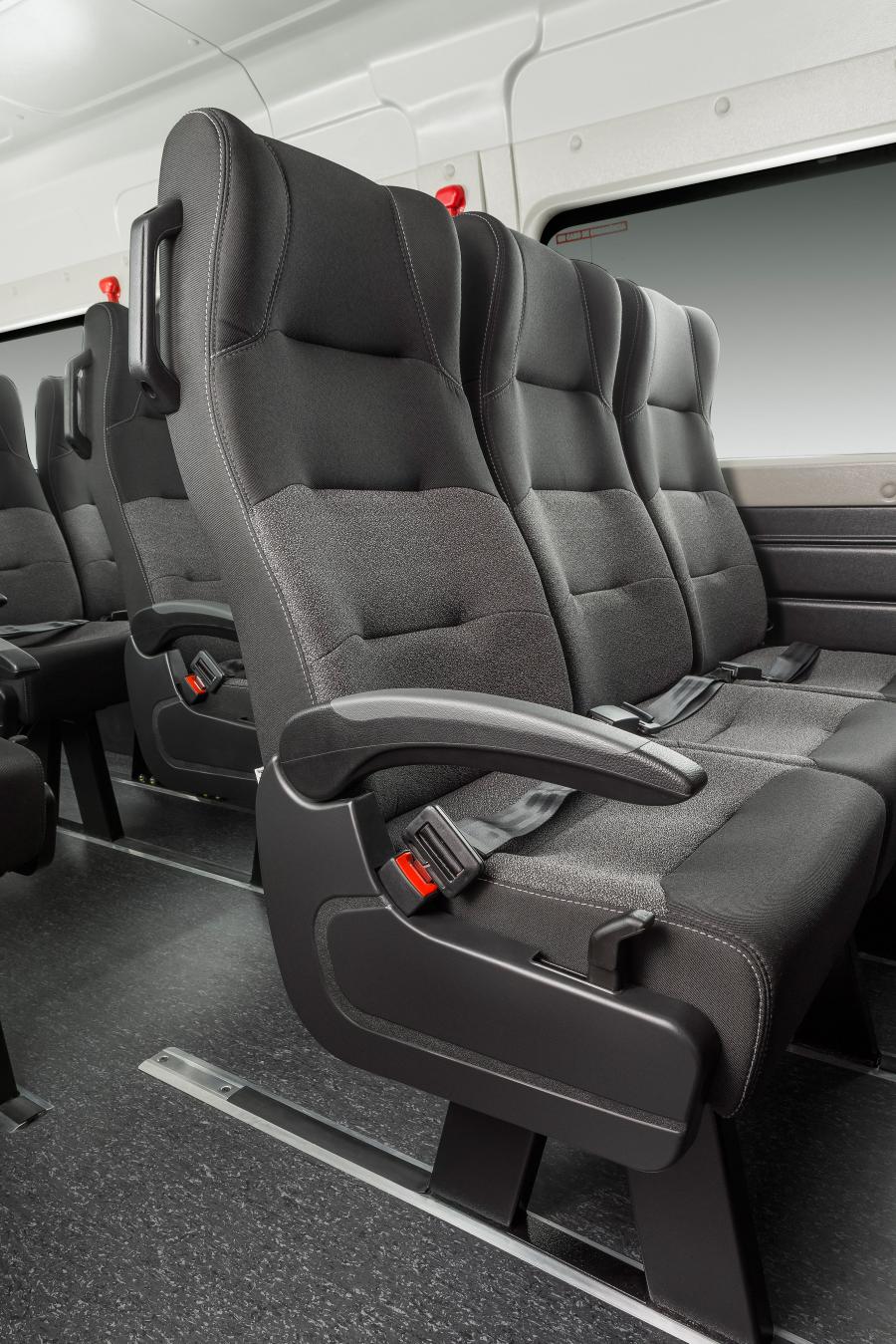 Интерьер Fiat Ducato Minibus 2018 года  (LA) (фото 4 из 15)